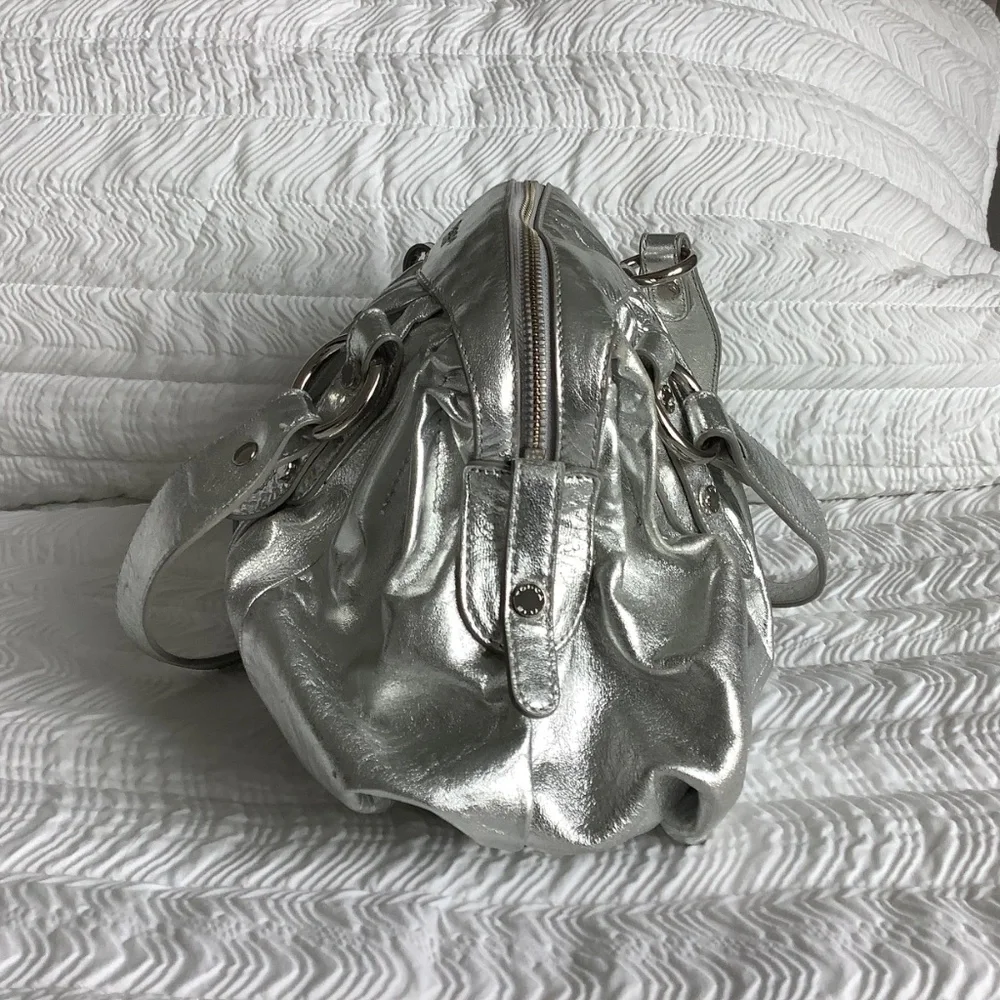 TOSCA BLU Silver Pleated Leather Shoulder Bag - Picture 2 of 16